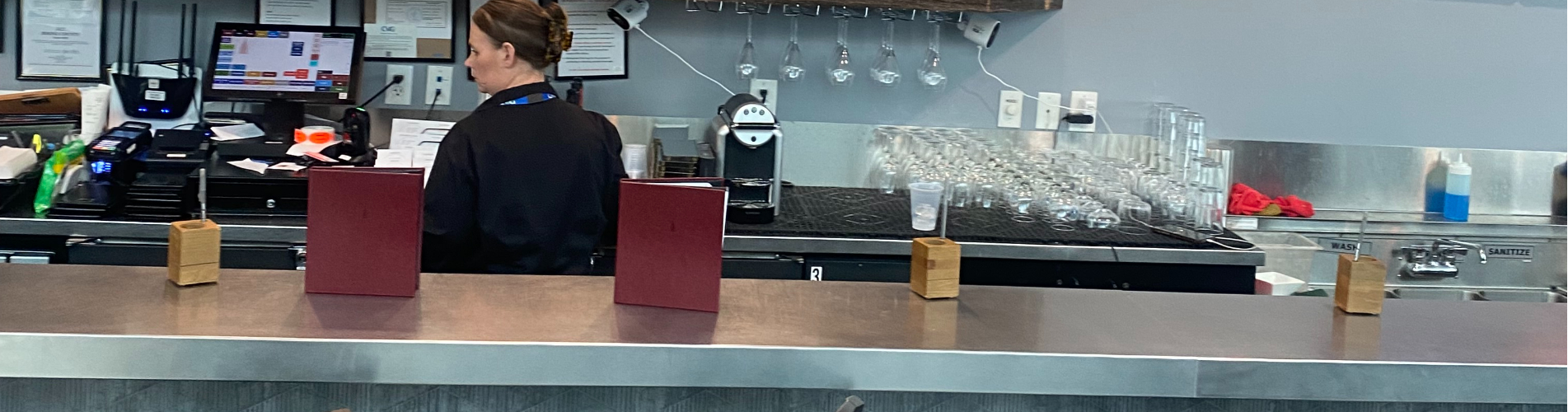 Vino Volo (Terminal A, Center Court)