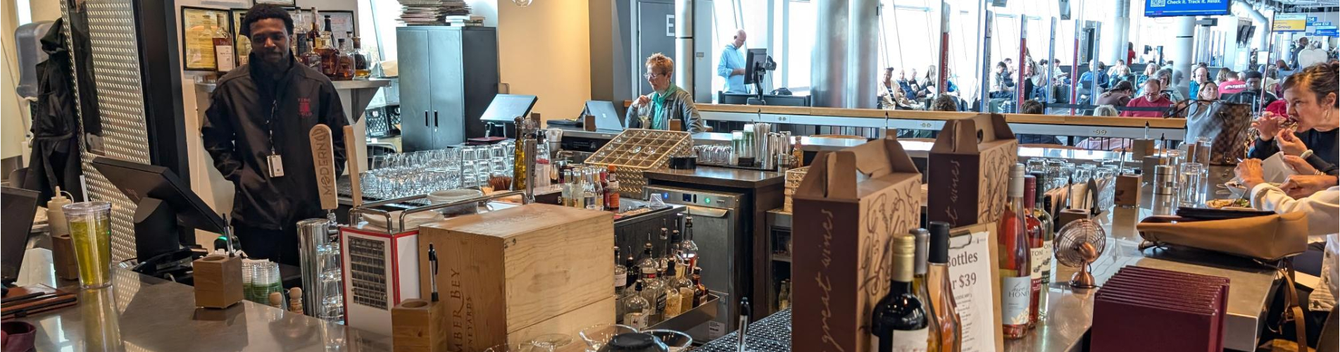 Vino Volo (Terminal E, Gate E18)