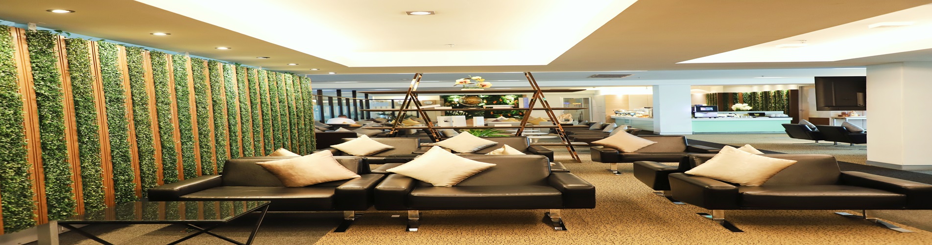 Miracle First and Business Class Lounge (A 大廳) (國際離境大堂)