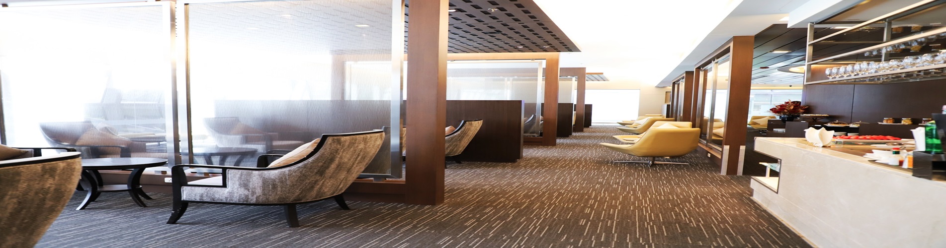 Miracle First and Business Class Lounge（A1 大廳) (國際國際離境大堂)）